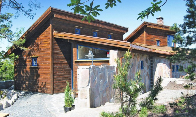 Risor House | Cozy home in Risør with sauna