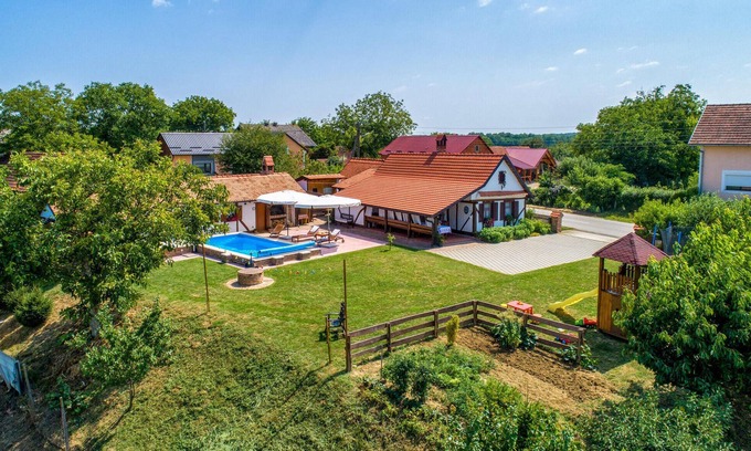 Sveti Ivan Zabno House | Cozy home in Sveti Ivan Zabno with WiFi