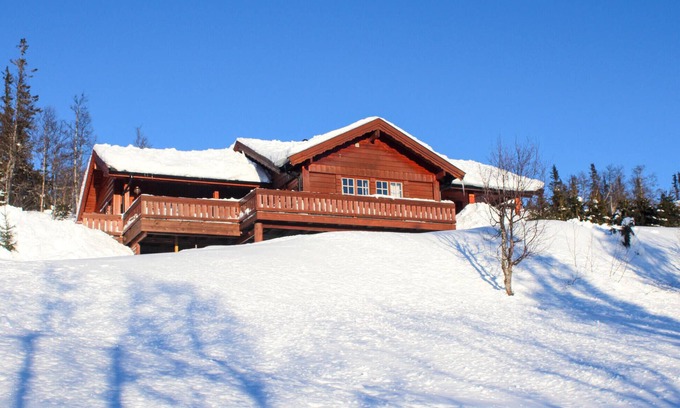 Atra House | Cozy home in Tuddal with kitchen