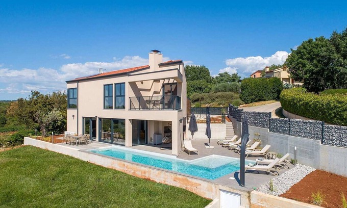 Bacva House | Cozy home in Visnjan with WiFi