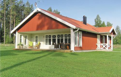 Flattinge House | Cozy Home In Vittaryd With Sauna