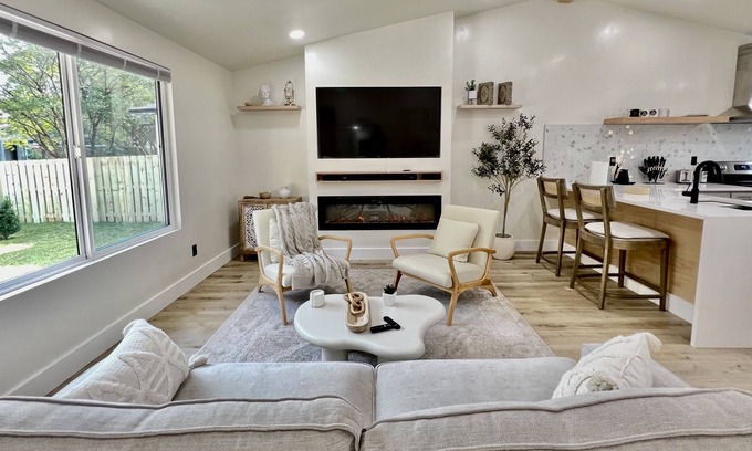 Camden House | Cozy Home Minutes From Downtown