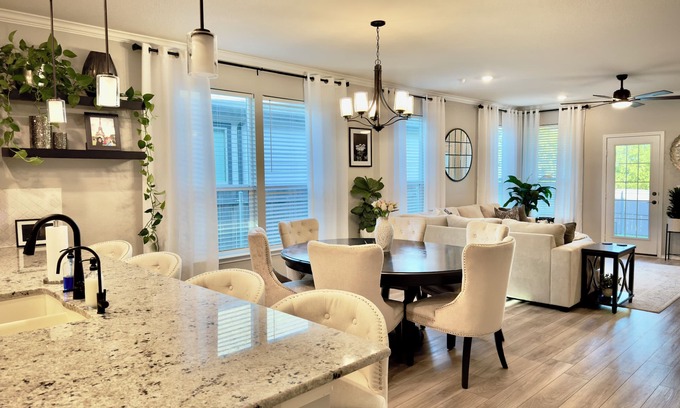 Austin House | Cozy Home Near Airport and Downtown ATX