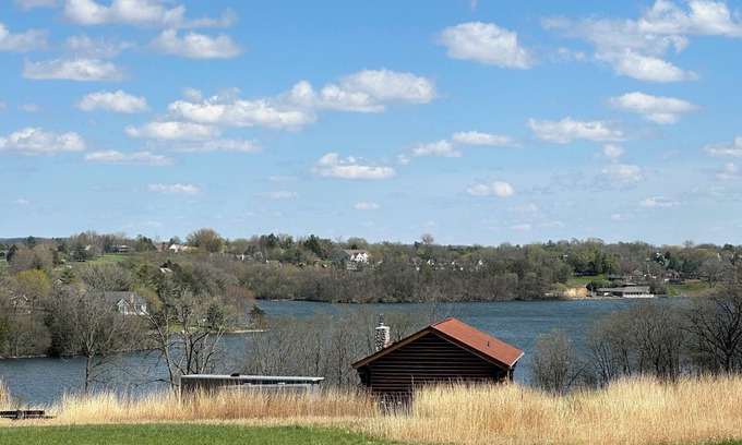 Apple River House | Cozy home with beautiful LAKE VIEW!
