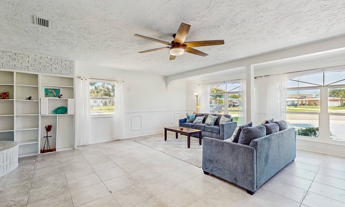 Bradenton House | Cozy home with washer and dryer, internet, and prime location