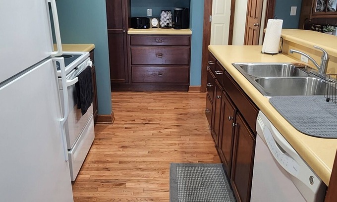 Holts Summit House | Cozy house in a convenient location. 10 miles to Jefferson City.