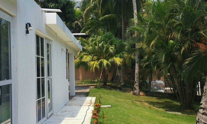 Puerto Quetzal Ski Chalet | Cozy house in the nature close to the beach