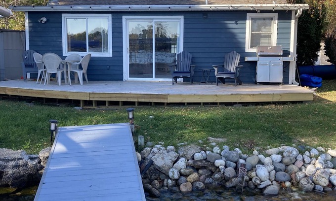 Maplewood House | Cozy house on Okauchee Lake!