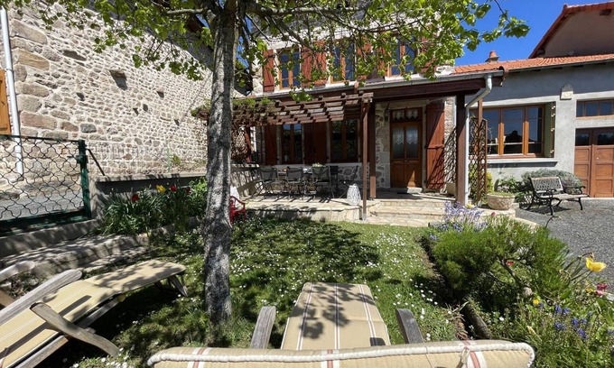 Laprugne Cottage | Cozy House with Garden, Near Hiking Trails and Ski Resort, Child-Friendly, Fully Equipped