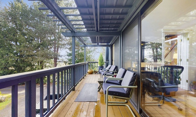 Langley House | Cozy island retreat near beaches, trails, and Langley charm!