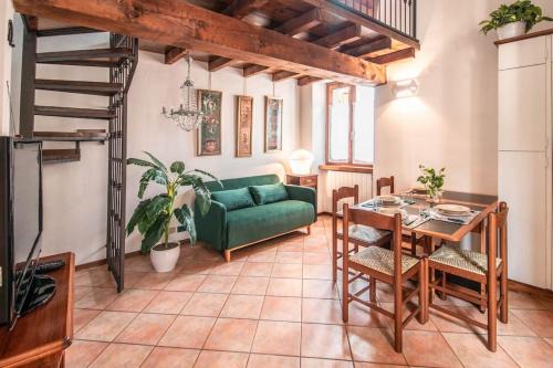 Endine Gaiano Apartment | Cozy Lake Apartment - Endine