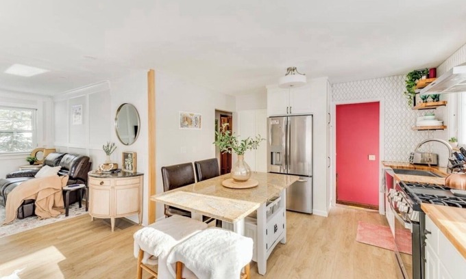 Lake Elmo Cottage | Cozy Lake Elmo Cottage