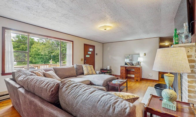 Lone Mountain House | Cozy Lake Getaway dog-friendly home with fire pit, fireplace, Wi-Fi, entry ramp