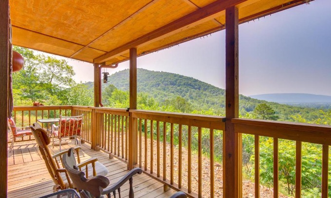 Clayton House | Cozy Lake Sardis Cabin with Stunning View!