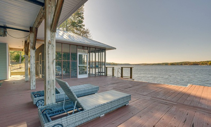 Semora Cabin | Cozy Lakefront Cabin in Semora w/Large Dock!
