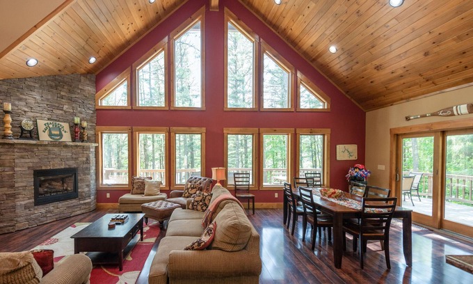 North Glade Hills House | Cozy Lakefront Charm w/Dock & Hot Tub