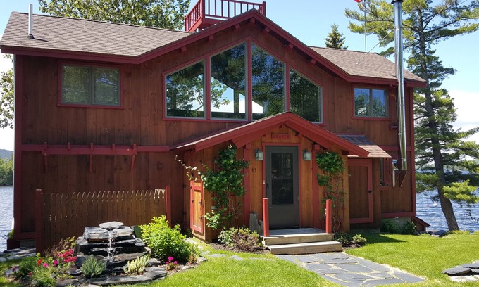 Greenville House | Cozy Lakeside Home offers unbeatable location feet from Moosehead Lake