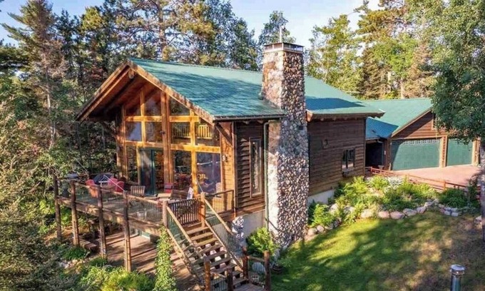 Ely Cabin | Cozy Large Log Cabin w/ Sauna + Hot Tub on Lake Shagawa
