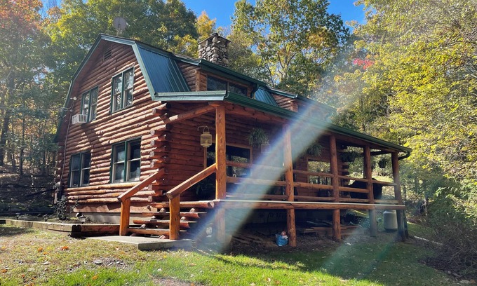 Carmel Cabin | Cozy Log Cabin Getaway