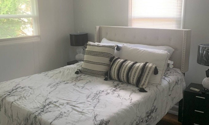 Fort Dupont House | Cozy Love Suite