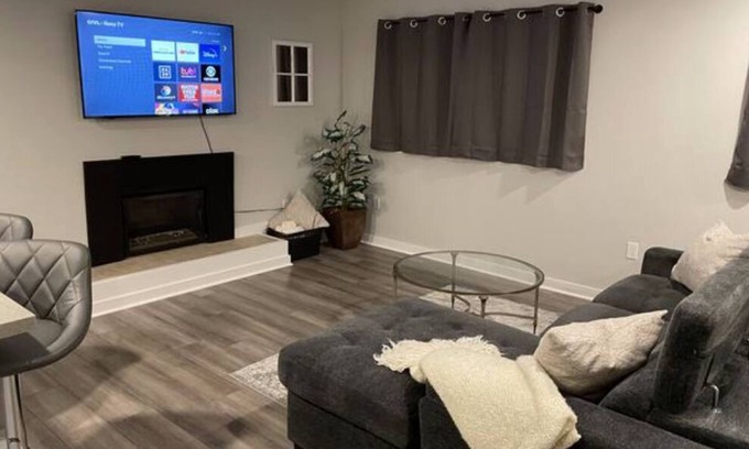 Orillia House | Cozy Lower Main Unit in Orillia