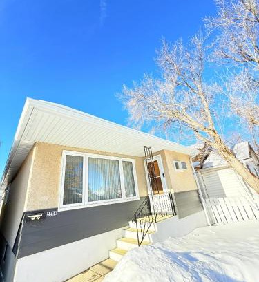 Regina Apartment | Cozy main floor, 03 Bedrooms, close to Downtown REGINA