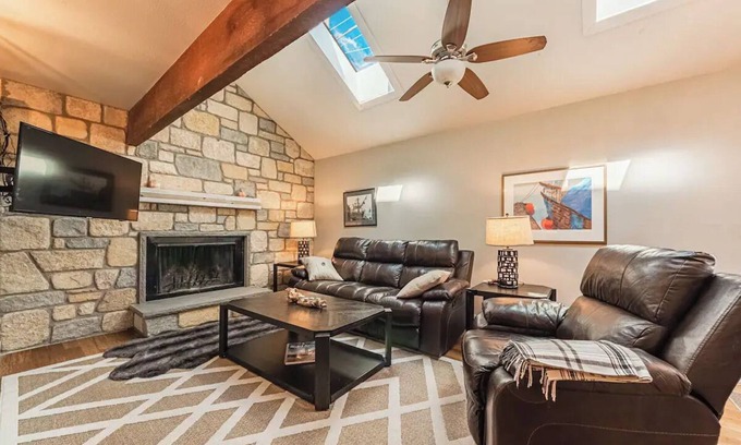Manitou Springs House | Cozy Manitou Mountain Home- Prime location!nn