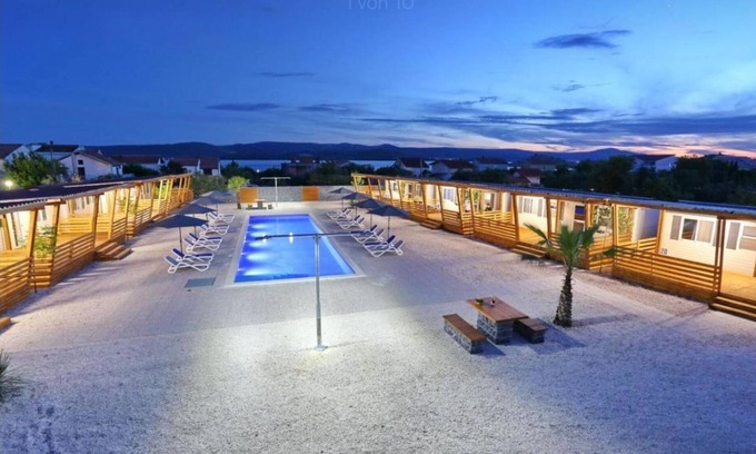 Turanj House | Cozy mobile home with pool 100m from the sea near Zadar in Turanj
