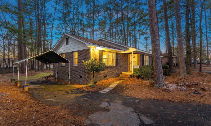 Drayton House | Cozy Modern Duplex Near Downtown Spartanburg