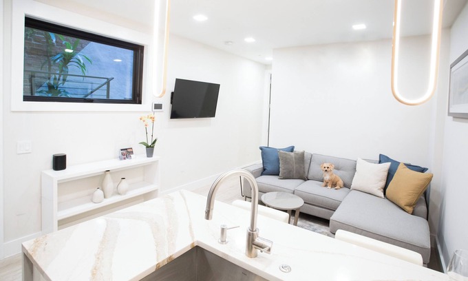Dupont Circle Condo | Cozy Modern Fabulous 1-bedroom condo in heart of Adams Morgan & Dupont Circle