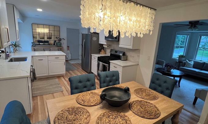 Gansevoort House | Cozy Modern Home close to Saratoga Springs NY