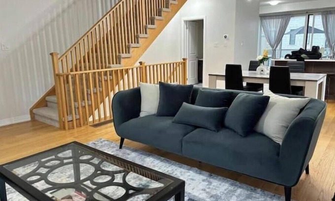 Bowmanville House | Cozy Modern Home in Bowmanville 3Br - New Downtown