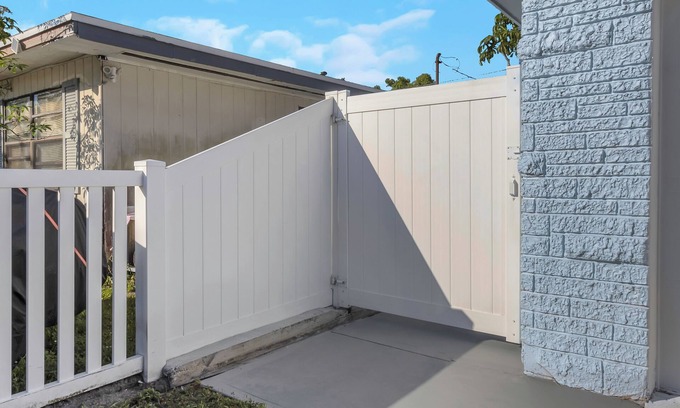 Pinellas Park Apartment | Cozy Modern Studio Getaway in Pinellas Park