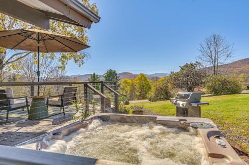 Windham House | Cozy Mtn-View Chalet Less Than 2 Mi to Windham Slopes