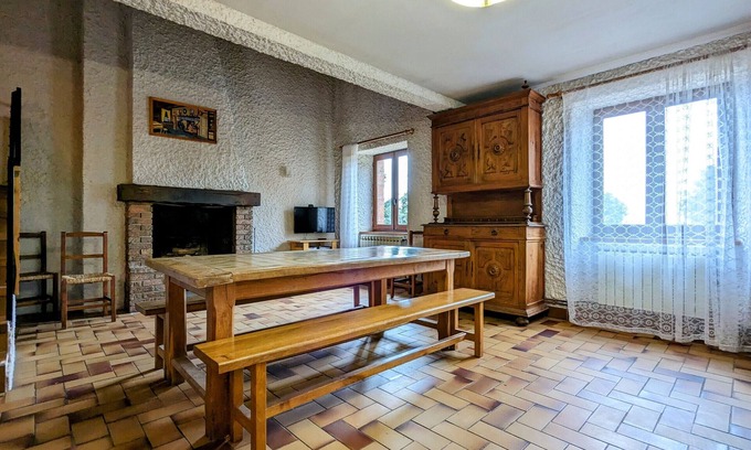 Saint-Didier-sur-Doulon Cottage | Cozy Nature Retreat Near La Chaise-Dieu with Spacious Garden & Child-Friendly Amenities