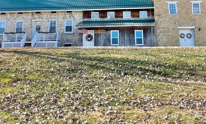 Guttenberg House | Cozy, Newly Renovated Space at Base of Bluff, Minutes from River