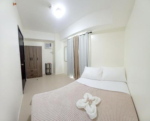 Ugong Apartment | Cozy Nook in the City