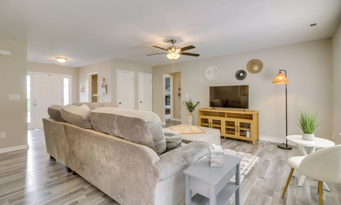 Mount Holly House | Cozy North Carolina Abode - Minutes from Downtown!