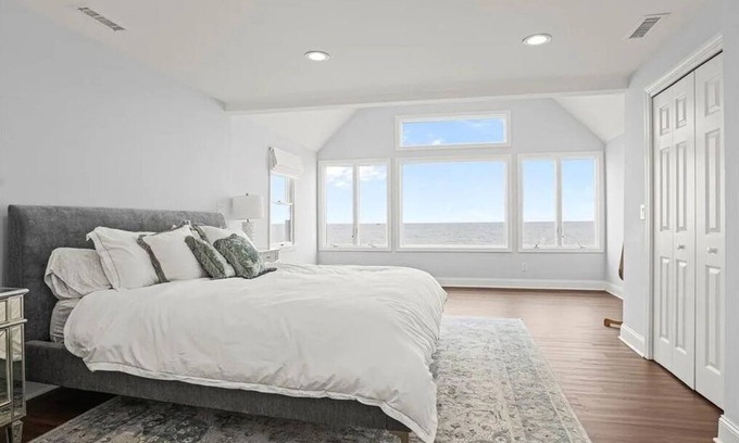 Devon House | Cozy Ocean Front Retreat with Private Beach!