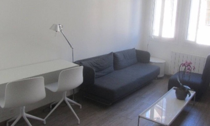 Bourg-de-Four Apartment | Cozy one bedroom/studio in center old town 2 min from lake