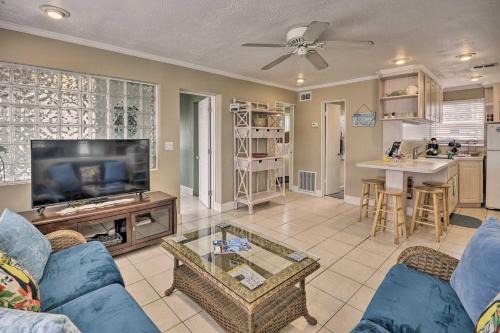 Neptune House | Cozy Ormond Beach Bungalow Steps to the Sand
