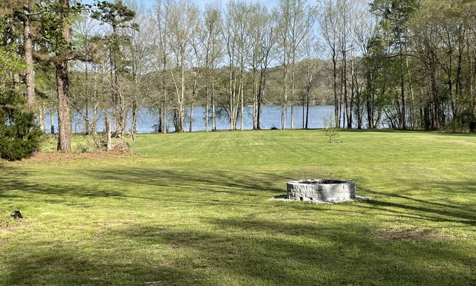 Waterloo Cabin | Cozy , Peaceful Waterfront Cabin in Beautiful Waterloo, AL!