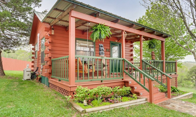 Sand Gap Cabin | Cozy Pelsor Cabin w/Mountain & Valley Views!