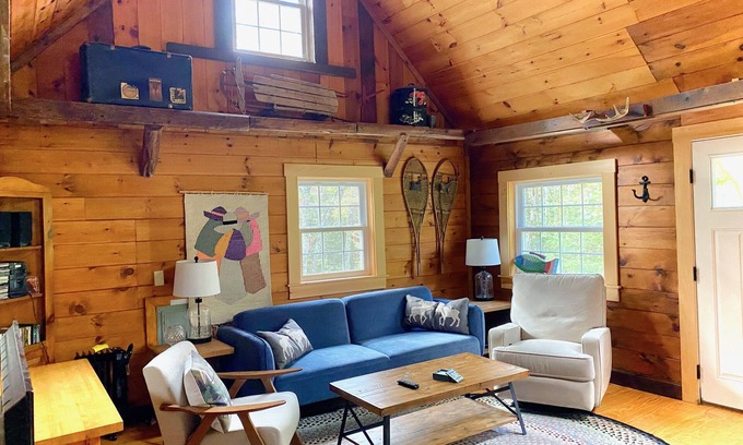 Boothbay Harbor Cabin | Cozy & Pet-Friendly Log Cabin with Access to a Private Beach!