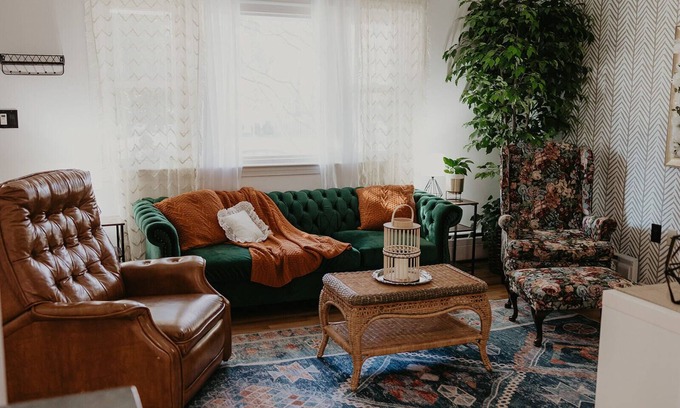 Potomac West House | Cozy Pet friendly close to Old Town Alexandria