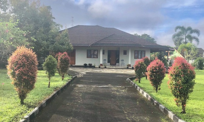 Tomohon Bed & Breakfast | Cozy place to stay in Tomohon City.nClose to the Resto & Cafe. Separate access.