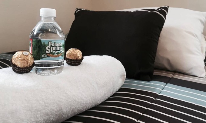 Englewood House | Cozy Private"B" Bedroom Kitchen Wifi