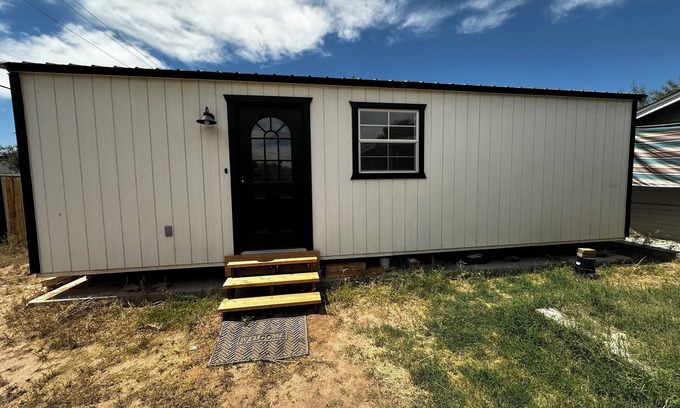 Alhambra House | Cozy, Private Phoenix Tiny Home