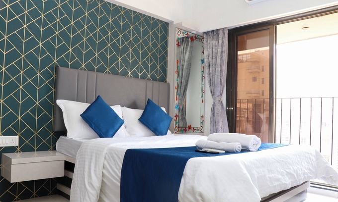 Marol Apartment | Cozy Private Room, 2BHK Stay in Powai, Room in an Apartment,