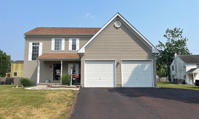 Blooming Glen House | Cozy private room with full bathroom , use of shared kitchen and living room.
